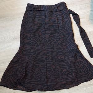 Kasper tiger striped brown and black mesh skirt with matching belt